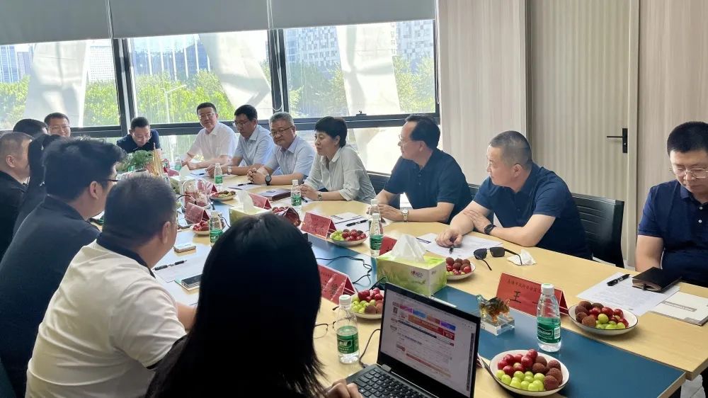 倍頭條 | 烏海市市委副書記、市長崔景英一行蒞臨倍杰特參觀指導